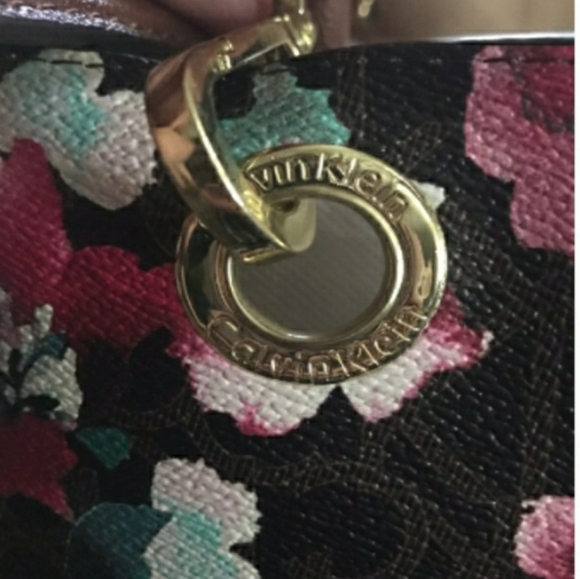 Calvin Klein Floral Reversible Tote Bag - Picture 4 of 13